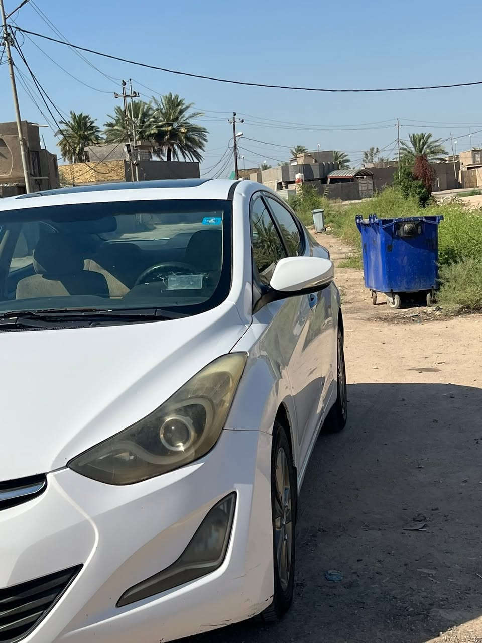 السلام عليكم النترا للبيع مديل ٢٠١٤ خليجي
السياره نضيفه تبريد ثلج مكينه نظيفه كير حداديه خير من الله 
محرك ١٨٠٠ فتحه سقف دواخل السياره جديده جاهزه مال جناي 
بيهه جاملغ مبدل جهت السدر السياره بسمي تحويل ثاني يوم للاستفسار اكثر اتصل عل رقم ***********
