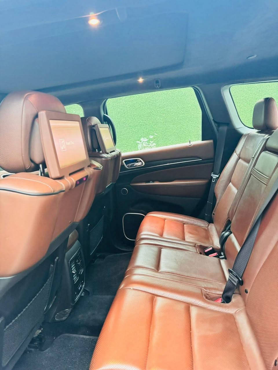 رمضان كريم
للبيع جيب  موديل 2021 سومت خليجي مكفوله فول مواصفات 1/1 جكات بنوراما رادارات
حساسات 3 شاشات بصمه محرك V6 فول جديده ماشيه 82 الف كيلو
رقم بغداد بيه رقم حلو جدأ السعر 355 ورقه وبيها مجال 
 بيها مجال اي استفسار 

***********
مكان بغداد البياع معرض المنار الحديث شارع 2
