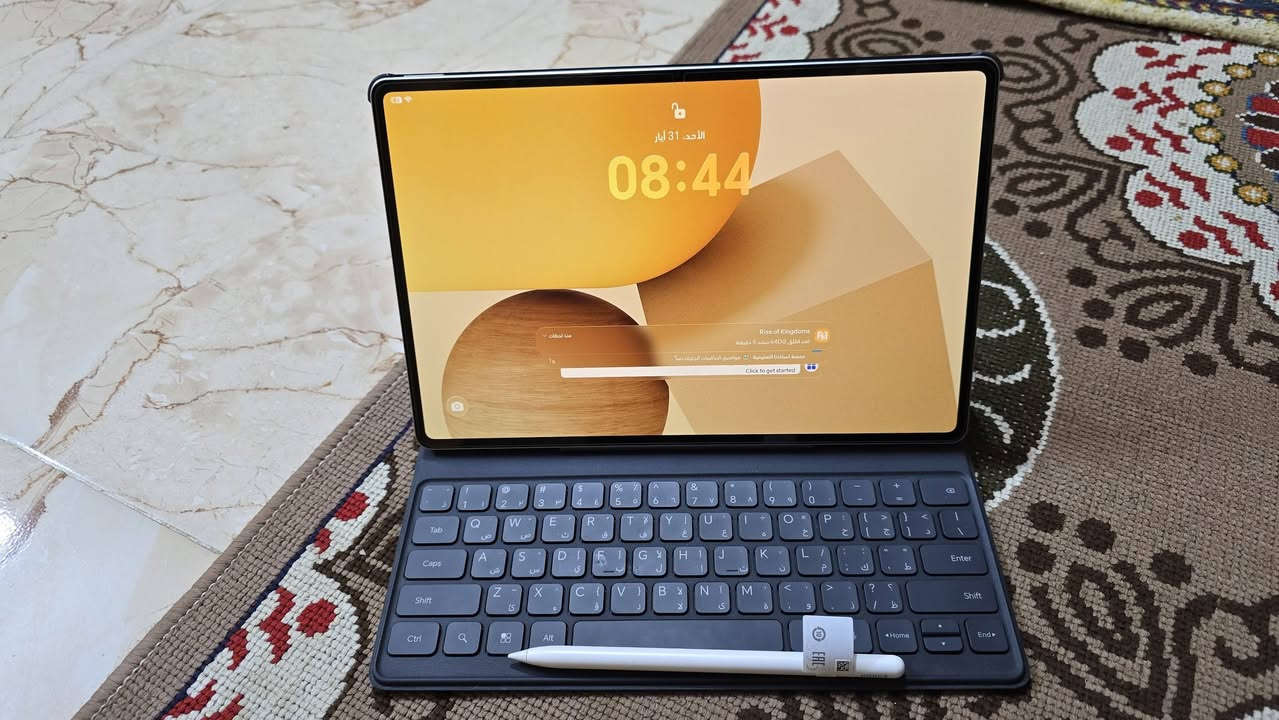 هونر ماجيك باد ٢ ستخدام جدآ قليل الموصفات  الشاشة ١٢بوصه ١٤٤ هيرتز  المعالج Snapdragon 8s  Gen٣ الذاكره ٢٥٦  البطارية ١٠٠٥٠مللي امبير والشحن ٦٦واط  يشغل بوبجي ١٢٠ فريم ملحقات كيبود وقلم الاصليات اجن وياه السعر ٦٥٠ الف قفل او مراوس بلاي ستيشن ٥ سلم الاتصال ***********
