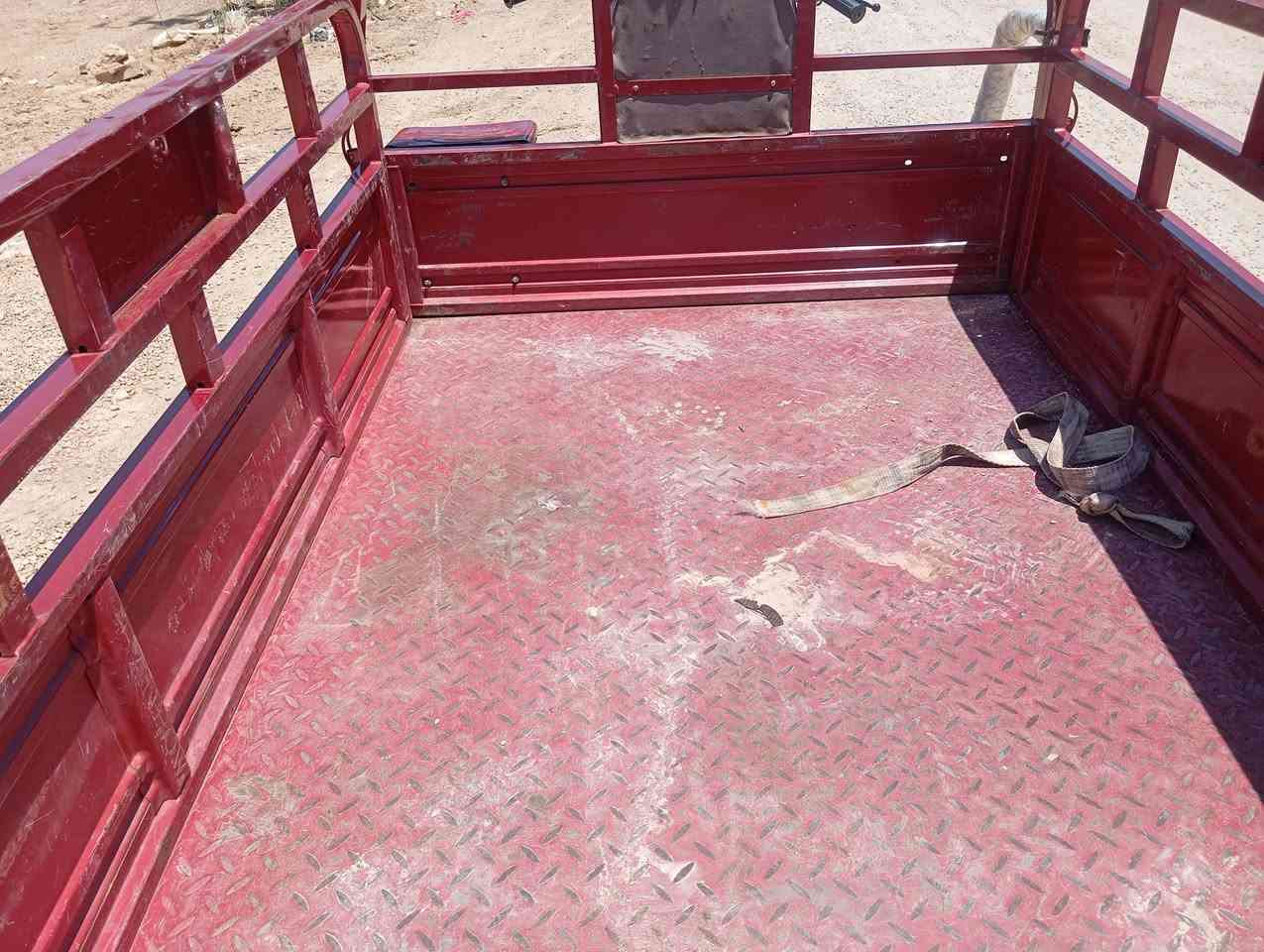 سلام عليكم طرطوره موديل 23نضافه فول محركه  مامدود عليه سبانه  مسجله رقم وسنويه نكليزي تحويل ثاني يوم  مكاني رمادي الخمسه كيلو قرب مطعم حجي محمد  سعر 3ملاين 100الفوبيه مجال الطيبين رقم الهاتف ***********
