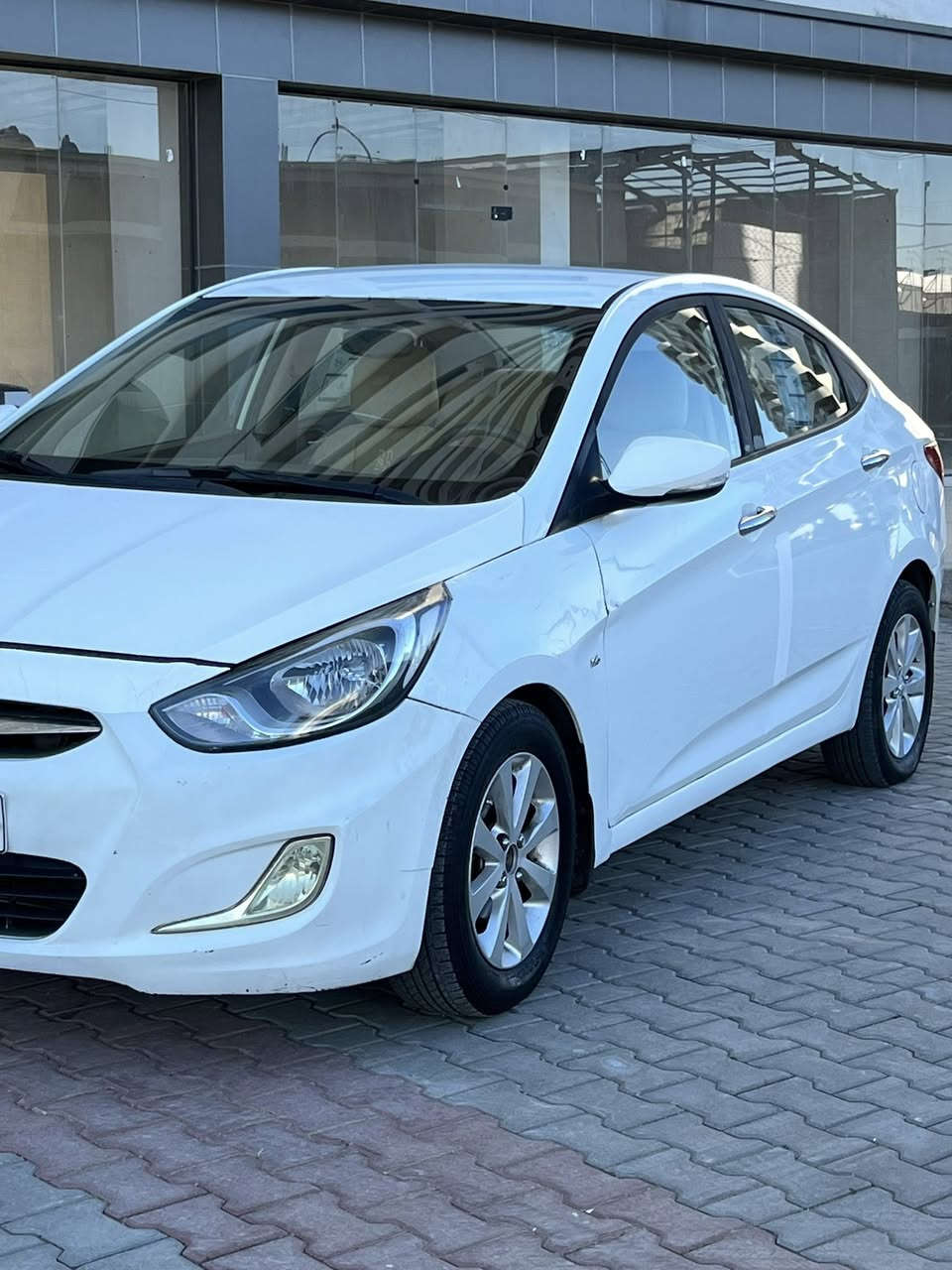 سلام عليكم اكسنت للبيع موديل 2011كير اوتوماتيك كير بل شرط محرك امبدل كاز كيت بي بخار قليل كولش سياره بي 3قطع صبغ بدون دواخل سنويه باقي شهرين ينتهي دفتر بانزين بي سياره كولش حلوه كاعده احله من صوره بدون مصروف مكان سياره كركوك ما اروس فقط ابيع سعره 93بي مجال بسيط شراي خابرني تدلل ***********
