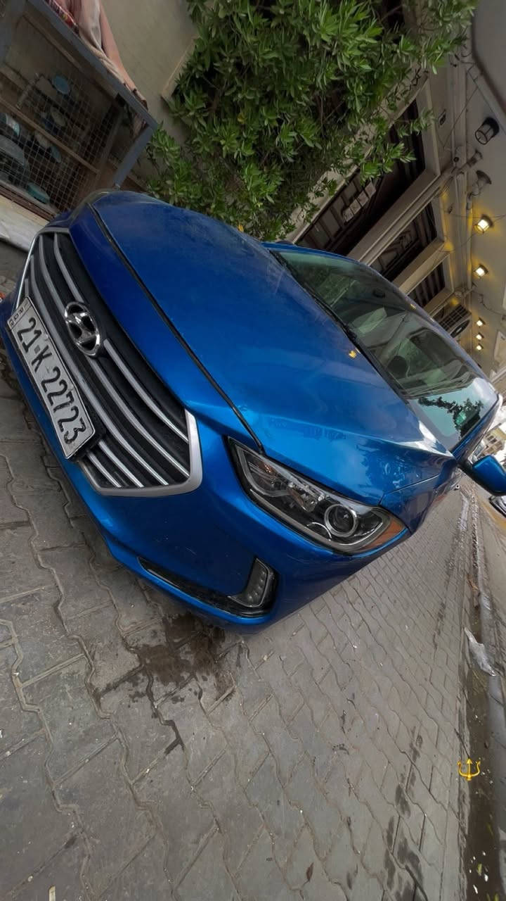 النترا موديل ٢٠١٧ وارد امريكي رقم سليمانية حادثها هناك الدوسه الي خلف مقعد سايق من جوه بس هذا ضررها   شواصي ولغد صافيه لون ازرق ماشيه ١٤٥ بيها حالوب كلش بسيط هناك بامريكا  بلقماره يعني مينشاف   اله اذا تقرب عينك عليه كلش يله ولاقطعه مبدله كله بلادي ولاصبغ فقط بارد بسيط حافه البنيد وجاملغ الايمن ولايسر اثر طخات تعال وشوف وافحص بعينك وسونارها يمي كلشي بي يعني متخسر شي سنويه لل٣٠ وهزه جديده جديده مسويلها هم 
سياره نصبتها حلوه وكلش مرتبه الله شاهد تبريدها ثلج 
شاشه وكامره ودوشمة جديده وارضيه كذالك 
رايدها ٩٨ وبيها مجال انشاء الله 
رقمي واتساب 
مكاني/  بغداد الاعظمية 
***********
