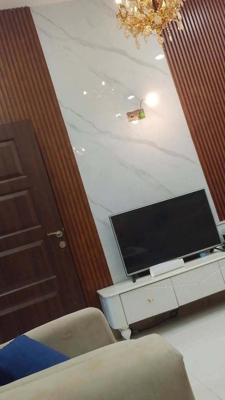 بيت للبيع موقع ممتاز
بيت للبيع بين مسجد الكوفه ومسجد السهله الجماعه الجديده قرب الشارع الرئيسي العام

قرب  مستشفى العراقي الأهلي 

البيت مع الأثاث 

بناء صب السقف والارضيه صب ٣٠ سنتم تحت البورسلاين 

سيراميك اسباني حمام غربي داخل البيت وحمام خارجي شرقي غرفه ٦ ب٣ و٦٠ سنتم 

واستقبال ٥ ب٣و٦٠ سنتم 

صاله ومطبخ مفتوح ١١ متر ب٣ و٦٠ 

مدخل على عرض البيت عرضه واحد وربع بيتونه ٤ب٥

مساحته ١٠٠ متر كامل الأثاث حتى الغرفه جديده أثاث نظيف 

كامل مواصفات
*********** وتساب
