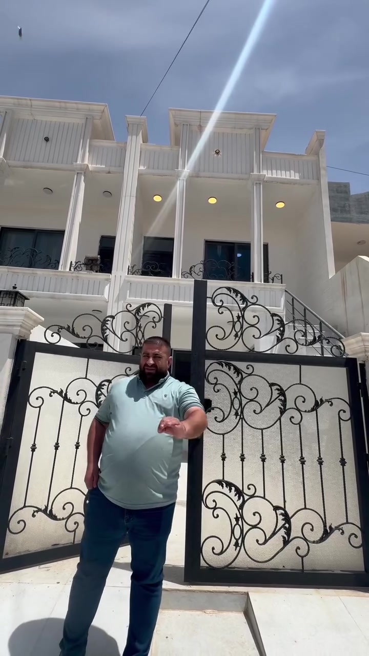 خانوو بو فروشتن
100متر قات ونيو
بةئةشياي ناو مالةوة
شوراو
خوار مزگةوتي گةورةي شوراو
***********
***********
