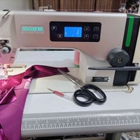 مكينة خياطة • نظيفة • بلا عيب