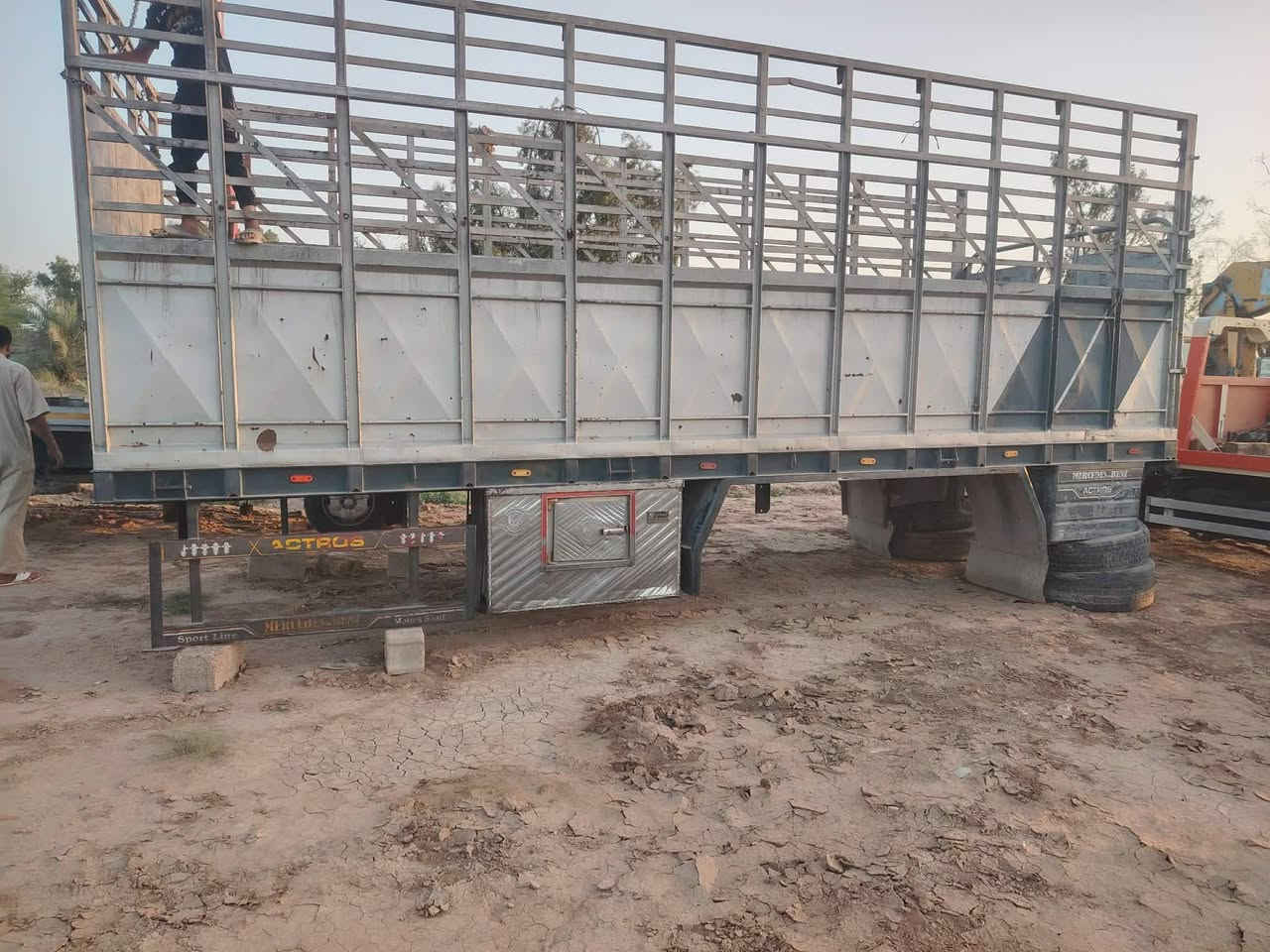 بدي البيع طول 740شبخه 480رقم ***********سعر 16 وبيهه مجال مكان واسط الدبوني

