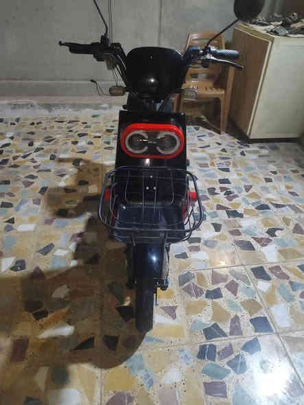 ماطور جديد مايعوزو دينار بطاريد 5جداد  حجمو 14 ماطور جديد مل بيت السعر 350 الرقم ***********
