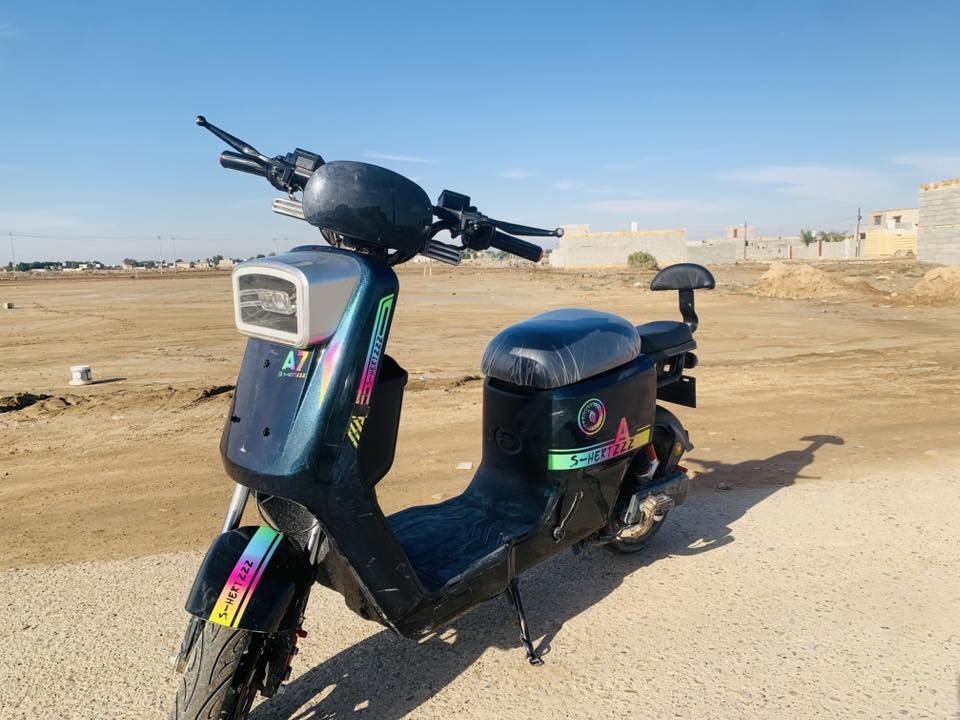 دراجه R7 سرعه 60 حقيقي شغال كلشي بيه بطاريه منفوخه بس تشحن عادي وبيهه بلوتوث هورن كلش عالي لايت عالي ناصي دبلات شغال بريكات امامي خلفي شرط ع المس مكاني موفقيه سعر 375 وبيهه مجال ***********
