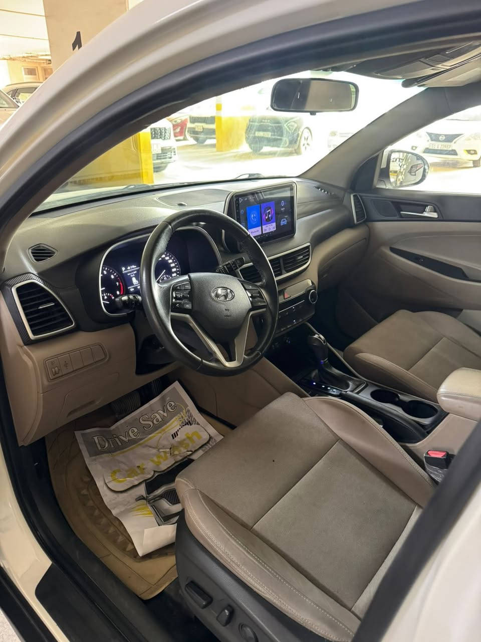 السلام عليكم
توسان 2020 خليجية بارد باب عكس السائق

السيارة تخم تايرات جديد مع صدر كامل جديد السيارة اربيل بأسمي ماشية 97 الف 

للاستفسار ***********
