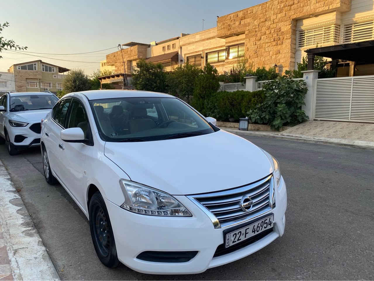سيتنرا خليجي موديل ٢٠١٧
بي صبغ بي ليدران
دوسي قوبي هه يه
جمبه كي زور خه فيفي بيشي هه يه
تزره كوتيشي هه يه كمك
سياره كه يه ك ده سته زور خاوينه هيج مصرفي نيه چوار تايه ي نوي له بنه سنوي رقمي نويه ته نها ٩٩ هه زار رويشتوه شوين هه ولير سعري ١٠٠ ورقه رقم تلفون *********** أربيل, العراق
