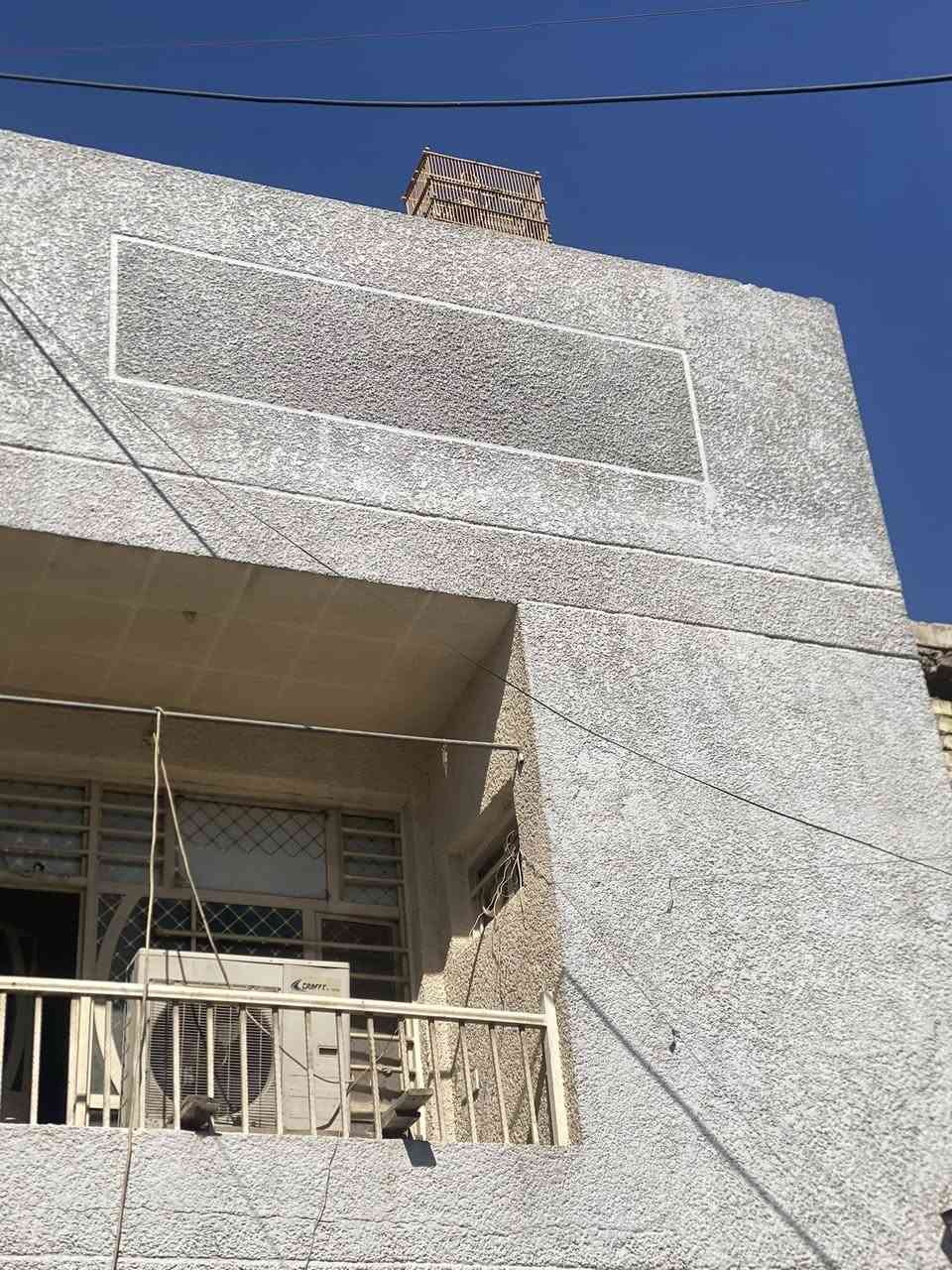 نريد مراوس بالمدائن ببيت300 متر واكثر
هذا البيت بالامين سكينة ورقيةزراعي25

مقاطعة 10/2 قريب القناة فرع الملعب ثلاث طوابق بناء حديث رفت 
اربع نوم
خمس حمامات
سطحين
بناء 9 أنج كل البيت
ديكورات جبسن بورد 
منور كبير 
ثلاث تانكيات
شتايكر مصلح جديد
ارضيات بورسلين 
كهرباء مجاري وماء فول
عرض الشارع 8 متر 
اشتراك الكهرب والماء والمجاري واصل
تبليط 
تعمير جديد وصبغ 
***********
160 مليون 
165 مليون مع الاثاث
ثلاث غرف نوم / كاميرات/ مجمدة 1/ ثلاجة2 
اتخم عدد 2/
اربع مكيفات وواحد كنتور وسبلت واحد
مطبخ كامل
