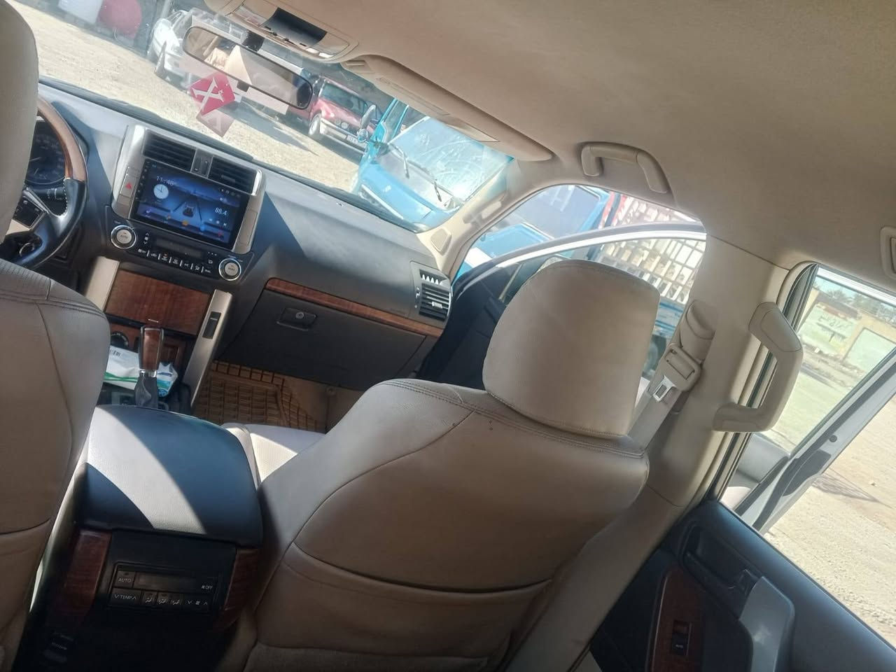 سلام عليكم للبيع برادو 2012 مكفوله كفاله عامه رقم بغداد بسمي انكليزي مكينه 2700 اربعه سلندر
الاستفسار الاتصال على الرقم ***********
