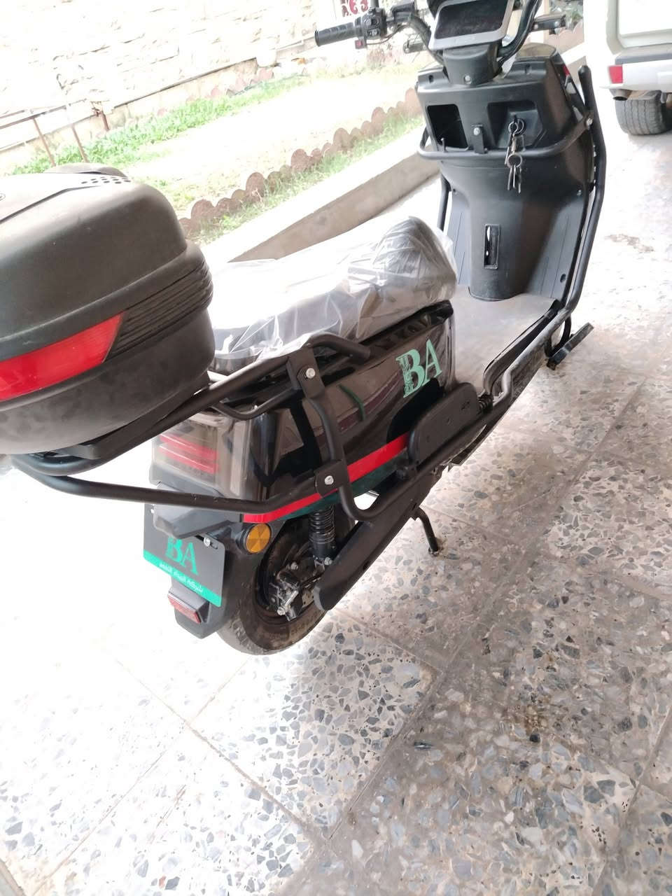 السلام عليكم للبيع دراجه شحن نوع سكنس مدرعه موديل 2025
6 بطاريات32 أمبير 
3سرع
سرعه 85
نضام بارك
نضام بك
شاحن تلفون
ملف 2000
وصل الشراء موجود
السعر 650 وبيه مجال
مكانك بغداد الجديدة
***********
