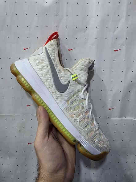 قياس 44  و   44.5
***********
