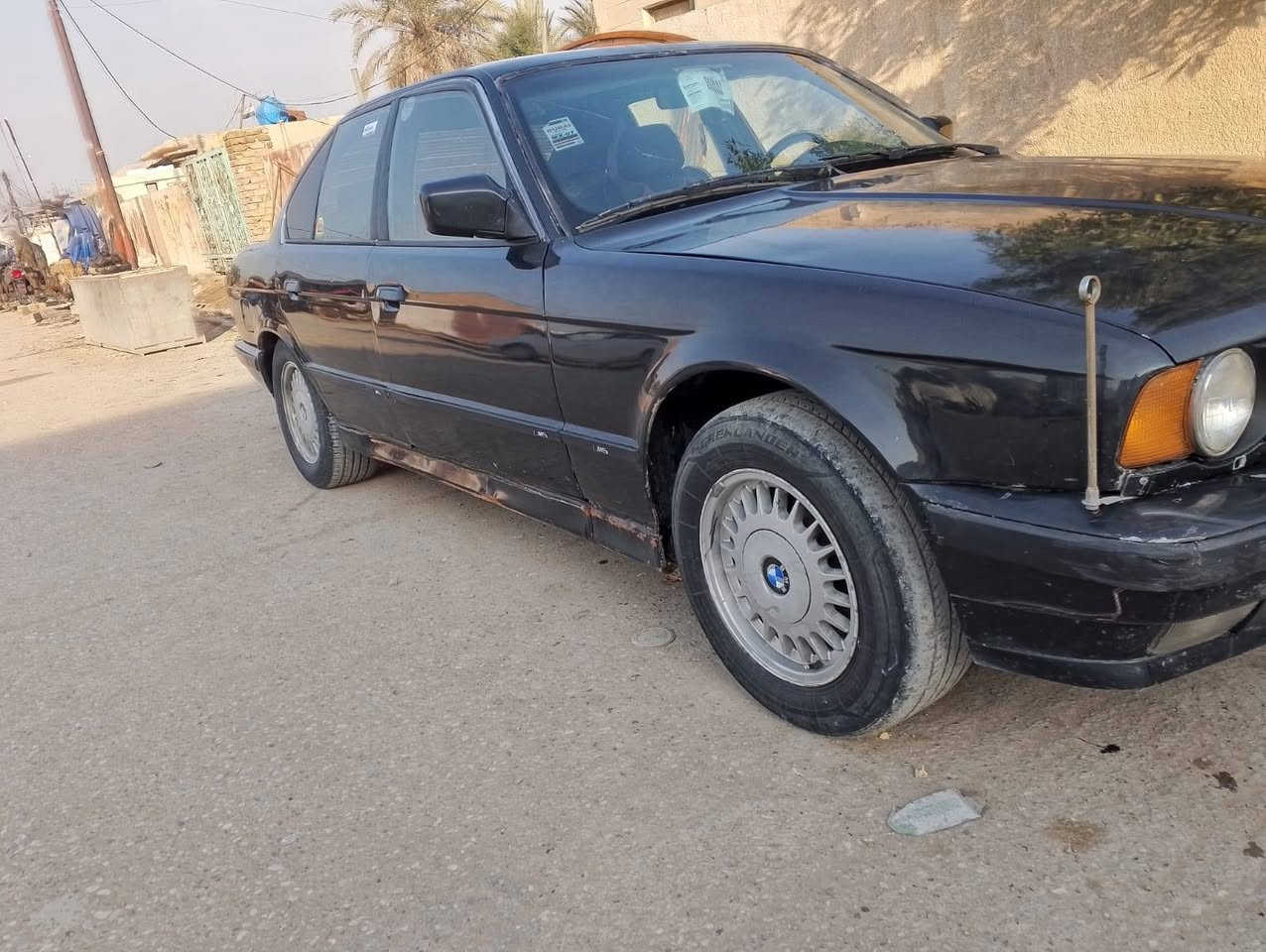 سلام عليكم
أعاده النشر بسبب الوعود الكاذبة 
BMW الفئه 535i.   الموديل 1993
مكينه مفتوح V6 لا تنقصير ولا تبخير 
كير +مكينه مشروط 
صدر جديد
كهربائيات كله شغاله 
كشنات جلد +تغليف
اكسن جديد 
تبريد شغال 
رقم انبار مشروع وطني مداور ثاني يوم  باي مكان تداور 
السعر 35 ورقه وعليه غرامات 4 ينزلن من سعر  
مكانه ذي قار 
***********

