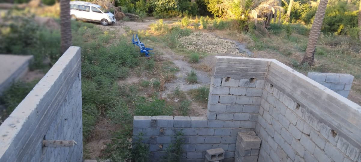 السلام عليكم
للبيع قطعة ارض مساحتها ٧٥٠ متر  بيها هيكل مساحته ١٥٠ متر للرباط الموقع العبايجي الاستفسار الاتصال على الرقم ***********
