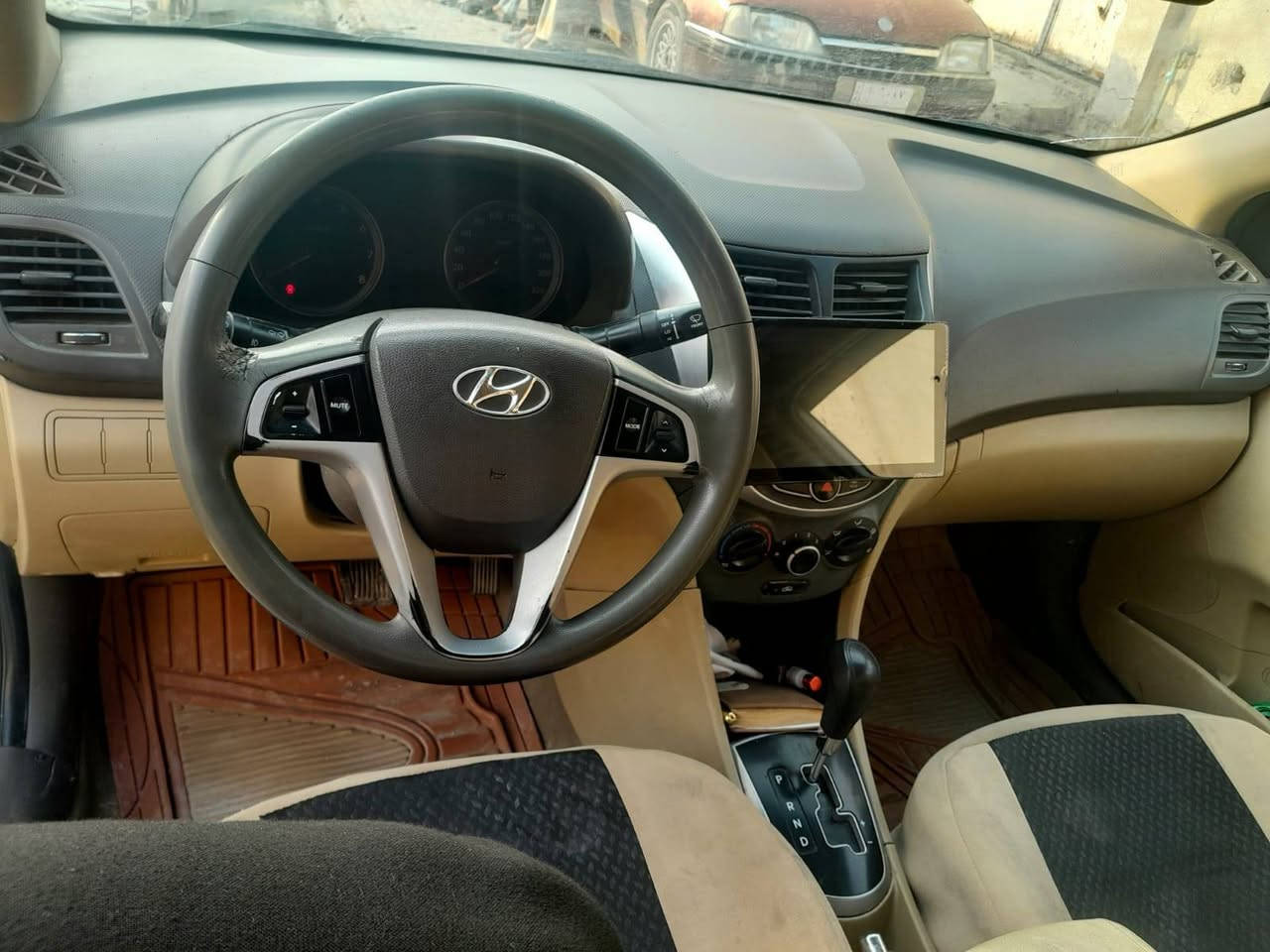 موديل 14محرك 1600خليجي بيه رشات صبق مال شخوط تحكم ستيرن تخم تاير جديده حداديه جديده كهربائية جديده  بسمي سنويه 30تريد مداو تريد وكاله بيع مستعجل 77بيه مجال حك الحيه
***********
