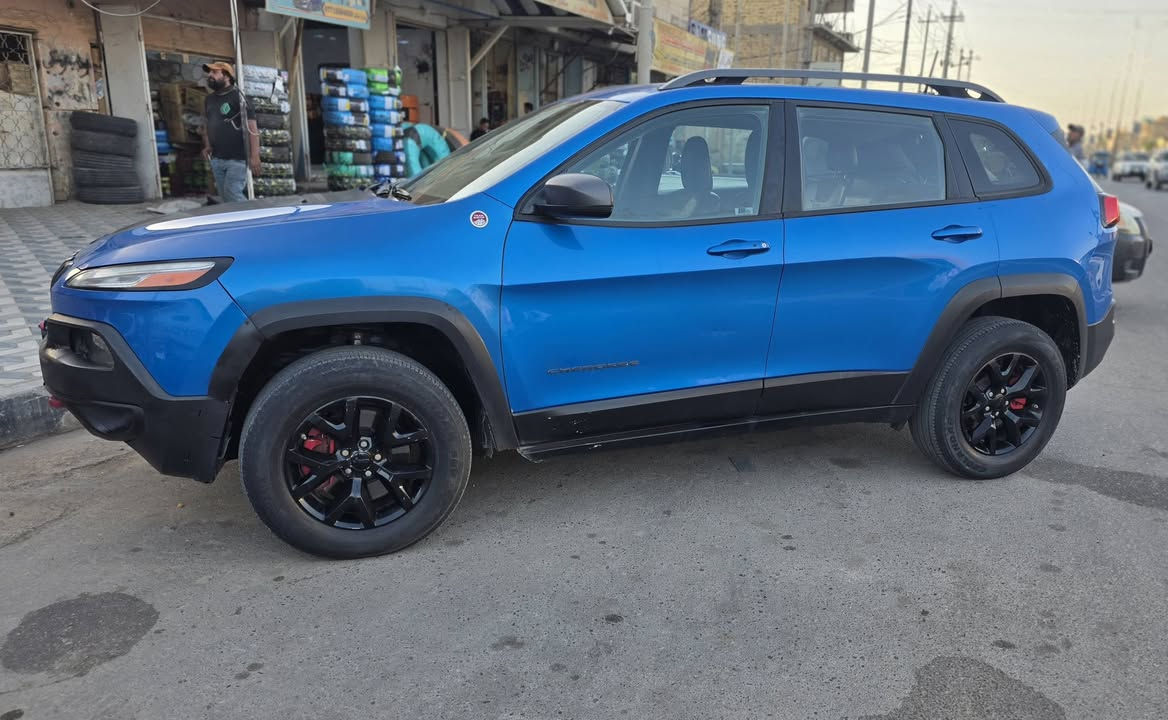 جيب بزون ترايل هوك اعلى فئة 
2018
محرك 6 سلندر 3200
لون مميز
حادثهة خفيف 
صور الحادث مرفقه بالمنشور
٣ قطع صبغ
شاشه جبيره
كشن كهربائي 
اوتو ستوب
تبريد.ثلج 
وباقي المواصفات معروفه
كير مكينه كفاله
سياره جاهزه حداديه جديده
مكاني العماره دور النفط 
رقم ميسان باسمي تحويل ثاني يوم 
للاستفسار 
السعر 130
***********
