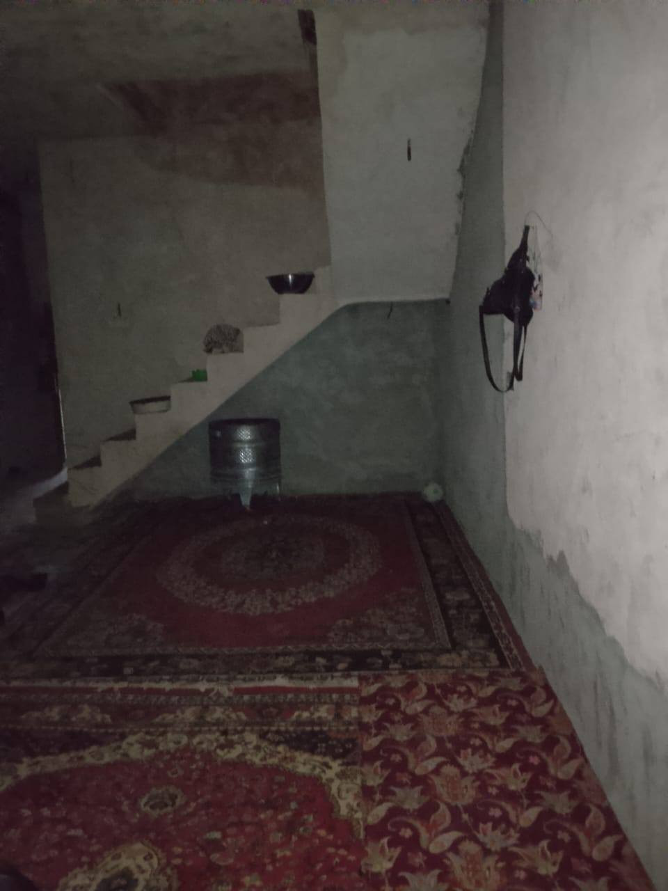 السلام عليكم
 بيت  للبيع زرعي قرب  عامود 134مساحته م  السكف صب كونكريت، بناء بلوك السعر 17وبيه مجال يحتوي على غرفه وصالةوستقبال و مطبخ حمام وتواليت
برة وحمام وتواليت جوة للاستفسار الاتصال على الارقام 
#ملاحظة الرقم👇 الاول بيه وتساب 
***********
***********
