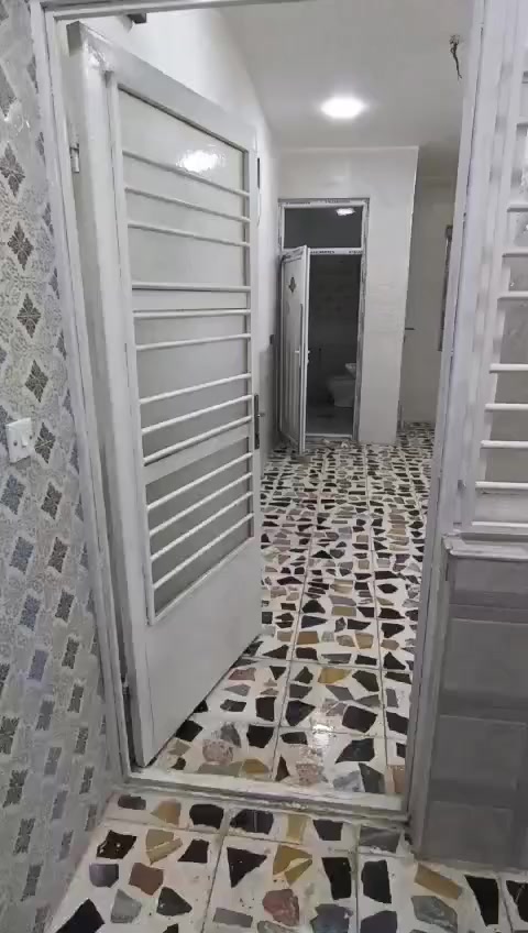 شقة طابق اول تحتوي على غرفتي نوم صاله صحيات مطبخ شقة نضيفه ديلوكس موقع جيد نعيريه الجمعيه للاستفسار اتصل برقم 
0771 976 3700 اتصل للتواصل 
‏‪0771 926 5396‬‏ للتواصل واتساب او اتصال..... تحياتي للجميع
