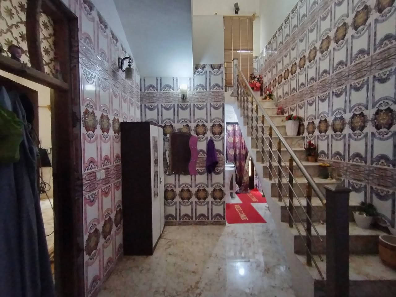 بيت جسر دياله جديد كرغوليه بيت على شارع مساحه 300 متر خطين ماي وكهربه خير من الله وتفاصيل خاص


**إذا كنت صاحب هذا الإعلان وتريد حذفه لأي سبب، رجاءا أرسل رسالة إلى الدعم الفني**