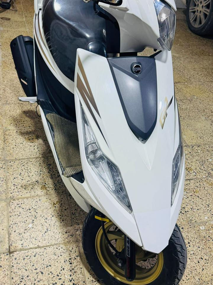 السلام عليكم سايم نحله موديل 22اوراقه كامله ومكمرك شرط النظافه مامدوده علي سبانه السعر مليون و300وبي مجال الشراي يتصل على رقم ***********
