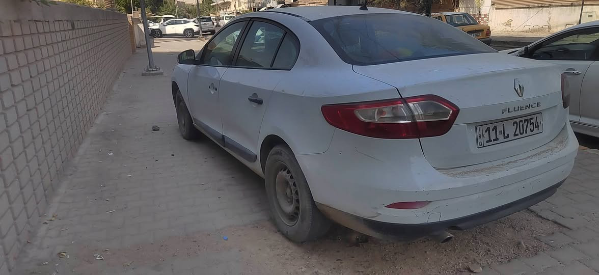 رينو فلونس 2012 ابيض
قبغ اصفر المرغوب
كير ومحرك نضيفات جدا كشرها متوسط
حادثها بيبان خلفيه  بيها الواتر بم بي مشكله باب السايق عاوزها يده ضفيرتها جديده صدر امامي خلفي عمره 75٪ سياره على ايدي مامتعوبه  بس الكشر شويه يرادله ترتيب  سياره الك بيها تراي دواخلها نضيفه جداً دوشمه قديفه  منقص غاز  رقم بغداد انكليزي هزه جديده  مكانها الكاظميه جيب فيتر وتعال افحص واخذ  مشروع وطني ثاني يوم احولك سنويه جديده اليريد صور الهزه هم ادزهن اله ماعليها غرامات اهل ال45 مابيع والله والي يواعد ويضل يجيب جماعه واحجز ماحجز ماحب هل شيء تجي تشوف تفحص وتاخذ 
السعر 51 وبيها مجال
***********
