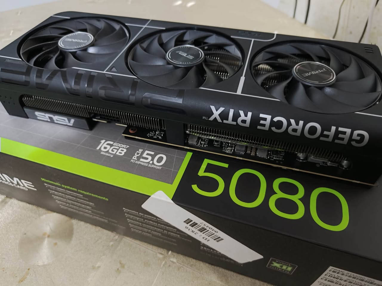 كرت RTX 5080 asus prime
الكرت كلش نظيف وحرارتة ٦٩ وشغال ١٠٠٪؜ وشرط فحص وانطيك ضمان عليه، لليريد يشتري سعرة 1,750,000 دينار 
وبي مشكلة جداً بسيطة واللي هو القفل مكسور وموضح بالصورة وما ردت اتقربلة لا الزگها ولا اي شي والقطعة المكسورة موجودة للي يريد يرجعهة لمكانهة، واكرر اخوان هاي القطعة ابدا ما تاثر على الكرت اطلاقا وتنحل بمجرد ما تحطلهة شي يثبتهة، فلا تتخوفون وقسما بالله شرط ضمان انطيك وانطيك مهلة تفحص شكد متريد وتدللون علية وهذا رقمي ***********
