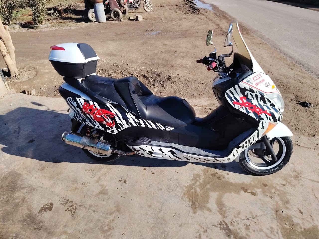 للبيع 08 محرك ناعم نكره سلف محرك بي شوي بخار بس ممثر كفرات 80/100 مكاني ديالى دلي عباس سعر 600وبيها مجال ***********
