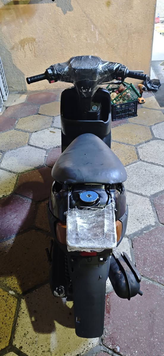 منغولي للبيع الشاصي محلوم يرادله بس كابريته تشتغل بس تضل تكطع يعني ما صافيه ابيع كوم حديد السعر 200 التواصل على رقم ***********
