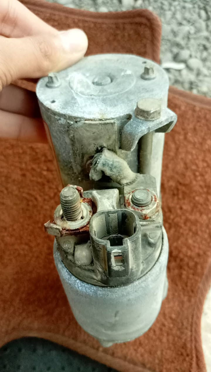 سلام عليكم
سلف كيا كارنز موديل 10 بيه عطل
قيم وأخذ 
مكاني بغداد 
*********** واتساب ، غير متواجد على باقي البرامج
