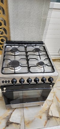 فرن • نضيف جدا • للبيع