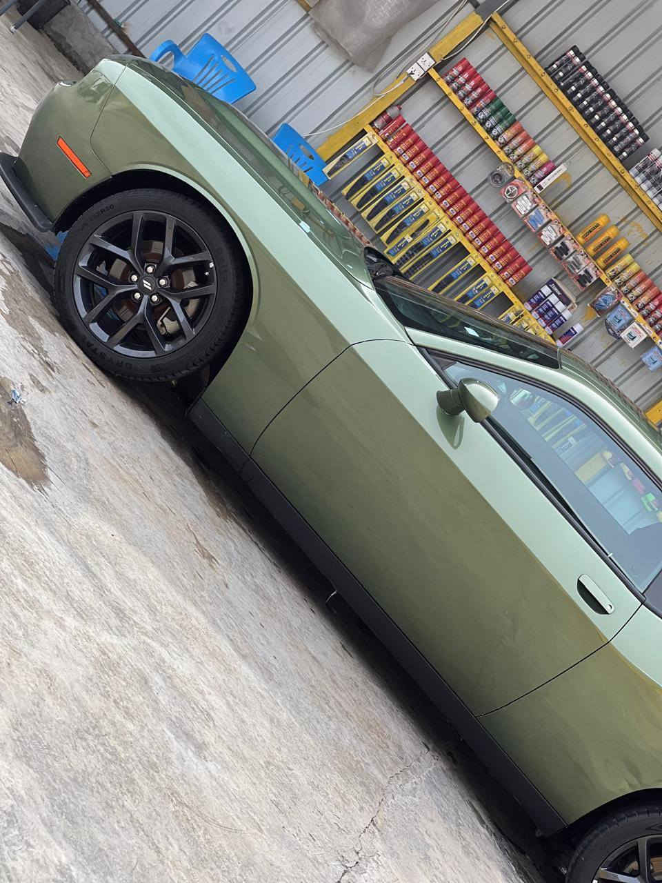 السلام عليكم
جالنجر 2022    6 سلندر.  كربلاء جي تي 
السياره gt 
بيها جاملغ و بنيد فقط سونار موجود 
و الحادث موجود وي الصور بالخدمه 
***********
كربلاء المقدسة سايد فندق البارون 
المواصفات 
بصمه تشغيل 
تشغيل عن بعد 
كشنات مخمل 
حساسات 
كامره خلفيه 
شاشه كاربلي 
شفتات ستيرن 
كرسي كهرباء 
تحكمات ستيرن 
رقم مميز 
السياره خاليه من اي عطل شرط
