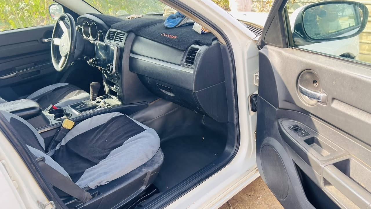 جارجر 2008  مصبوغه عام للجماليه حادث باب السايق غرفه جديده  شاشه كامره  منظومه زنون سنويه ل29 ابسمي *********** العنوان بابل السعر 95 اوبيهه مجال
