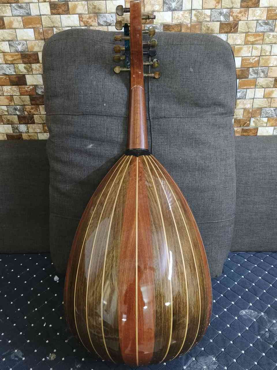 عود زرياب رقم 1 بلاس .
خشب الوجه : سيدار طبيعي 
خشب القصعة (الظهر) : ماهاجوني/جوز
المسطرة والمفاتيح : خشب الجوز أو الأبانوس الطبيعي
نظافة العود 100٪ مع اوتار ارورا ( دو دو ) 
العود مستعمل اسبوع فقط السعر 450 الف .. 

***********
