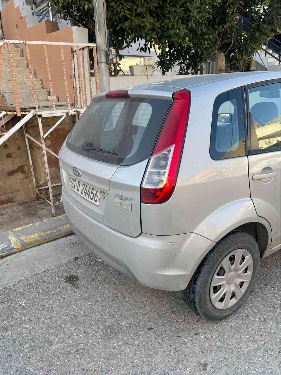 فۆرد فیگۆ ٢٠١٥ 
رەقەم و سەنەوی تازە
پارچەیەک و پەڵەیەک بۆیاخ سۆنەریم داناوە
١٥٠ هەزار کیلۆمەتر رۆیشتووە
گێر و مەکینەی مەزبووتە و مەکینەی نەکراوەتەوە
نرخی ٨٠ وەرەقە و معامەلە 
سلێمانی
0770 5366868 السليمانية, العراق
