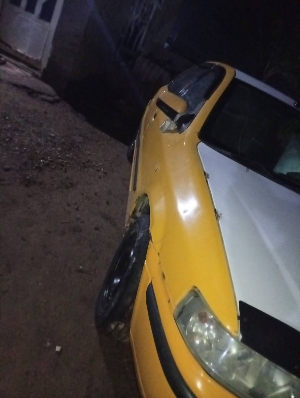 سلام عليكم سياره سمند ناطقة للبيع موديل 2011 سنويه نافذه بل2019 سياره نضيفه بشكل خياسات ملكطه حداديه 70/100 تايرات نضيفه كهربائيات مكفوله من كلشي سكن عالي ناصي اشاير مسجل دشبول مكينه وكير كفاله فرنسي دواخل حلوه شوفت عينك راعيه موجود وقريب يريد تحويل السعر ب28 وبيه مجال قليل عنوان واسط الزبيديه ***********
