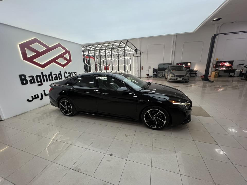 السلام عليكم
2023HYUNDAI Elantra  N line🇺🇸
(هونداي النترا ان لاين) 
(رقمأربيل ) 
المواصفات فول ١/١  (N line )

(سياره شخط مابيها رصعه مابيها)
مشيه 32ميل

مكينة تيربو رياضي ✈️
بدون دوانز السياره 🤍
 (كير توماتيك (دبل كلج الماني (DCT)
سلايت روف (فتحة بلسقف )
شفتات ستيرن رياضي ➕ ➖🔥
مود السرعة في الدشبول نظام الانطلاق القصوى
بصمة تشغيل مع بصمة ابواب 
تشغيل عن بعد 
شاحن لاسلكي بدون كيبل🔥
صندوق ذكي بصمة فتج تلقائي عند الاقتراب
                                               🔥الكشنات تحكم كهرب
                                                         🔥تدفئة كشنات 
                         🔥كشنات حضن جلد ومخمل ومطرز N 
                   🚩بطاين ابواب كلها مطرزة خيط احمر مميز
                                     بصمات N  على الكير وبلستيرن 
دوسات جانبية رياضي شركة 🏁
لايت لد مميز بلادي
بك لايت لد متصل  مميز 
رادار امامي تحديد المسار  
رادارات جانبية النقطة العمياء  
حساسات خلفية للتنبية  والتوقف الذاتي عند الرجوع 
نظام القيادة الذكية لمسافات محدودة مع السيارة الامامية
نظام الوقوف الذاتي عند الاقتراب من مركبة 
كامرة خلفية HD تعمل من اتجاهين مختلفين
اضواء ترحيب عند الاقتراب
كروز تثبيت السرعة
نظام تحديد المسار
قيادة ثلاث وضعيات (نورمل + سمارت + سبورت)
فول تحكم جهتين استيرن 
شاشة اعطال واشارة ترحيب
مانع انزلاق نظام تركشن
تبريد شاشه منفصل
ويل رياضي  18 مميز 
شاشة لعرض العطلات وقياس ضغط الاطارات ولضبط اعدادات السيارة 
شاشة كبيره بل وسط  تدعم نظام الابل كار بلي والاندرويد اوتو بدون كيبل
8 انج + GPS+ بوصله + كامره خلفية دواره بنظام  
دمام سماعات اصلي امامي 
 
---------------------------                      
الضرر (بابين مثل موضحه بل صوره بيها كلير بدون معجون 2) 
سعرها158بيها مجال 
رقم الهاتف: 
-***********
