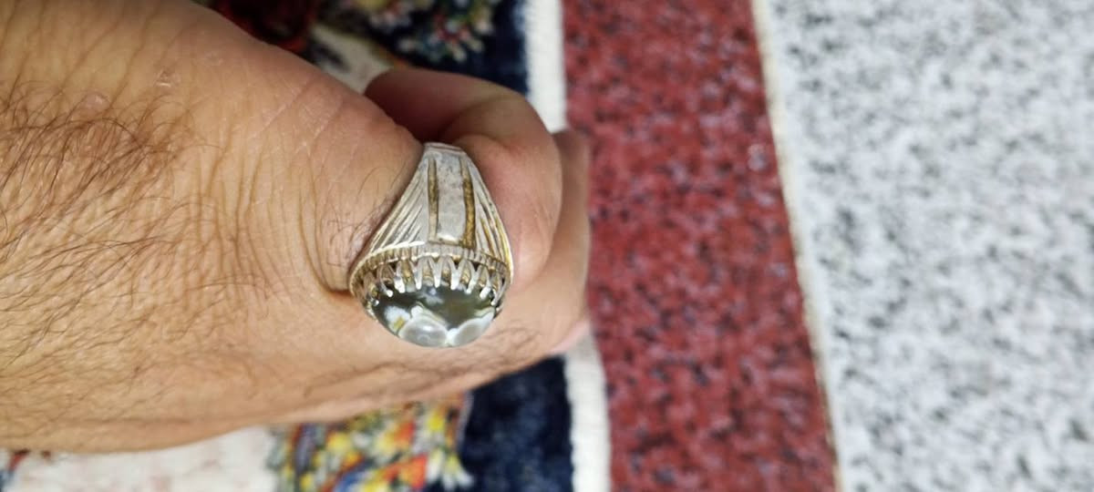 قيم ولي ينطي حقه ابيع ***********
