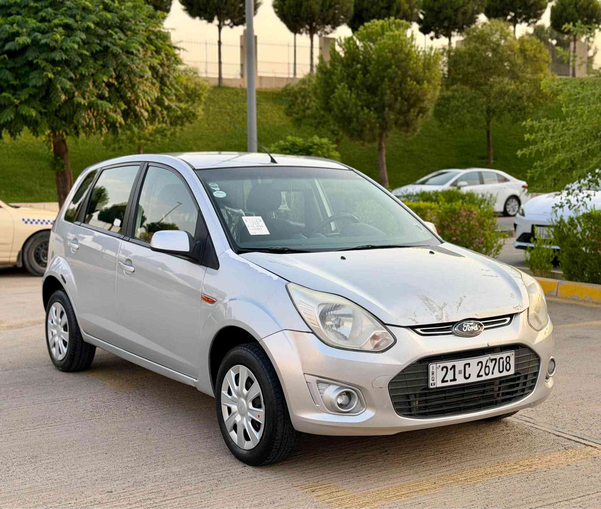 Ford Figo  2015  Niva

خليجي شه ريكه ى نيفا

دوو جام كاره با
گير ئوتوماتيك
١١٥ هه زار كم روشتوه

گيرو مه كينه و ته بريد تاقم بيشى بى نوقسانيه به شه رت

سه نه وى زينگه ى تازه يه تا ٢٠٣٠ تحويل به شه رت

سه ياره كه بى بوياخه بى حاديثه يه دوو ساردى هه يه

سعر ٧٥ ورقه كه ميك مجال

*********** السليمانية, العراق

