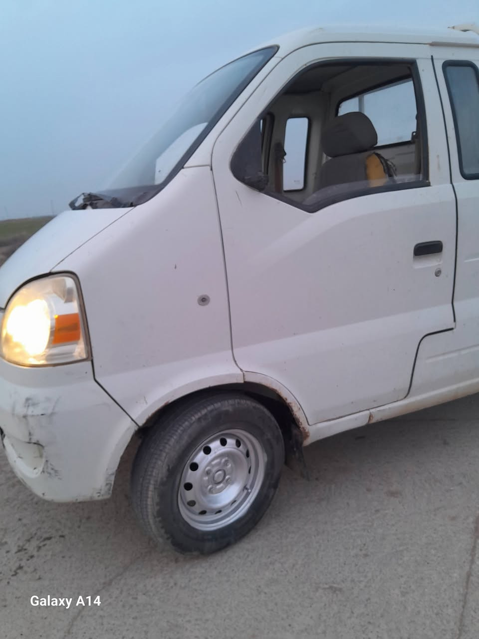 هانفي للبيع موديل ٢٠١٣ جاهزه من محرك جديد مع الكور  شرط كير و اكسن كلو جديد بدون فطر شاصي وبدون خيسان كما موضح في الصوره السعر ٣٠ وبه مجال للتواصل ***********
