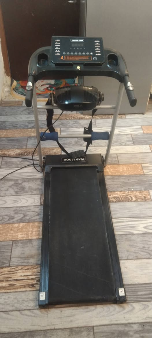 جهاز جري للبيع  شركة (HOUSE GYM) وزن 120  مستخدم قليل 
سعره 250 الف /العنوان وره تقاطع درويش منطقة المعالف)
***********
