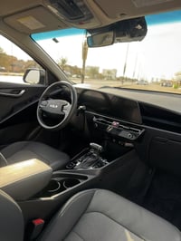 كيا نيرو 2024 EX هايبرد وبانزين  🚨ماشية :    50الف  كم     -----------...