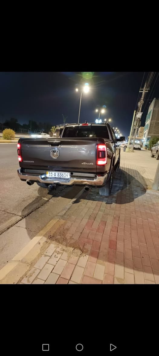 يا اللّه السلام عليكم 
 دوج رام لارامي  
‏ 2022وارد امريكي
للبيع او المراوس حسب القناعة
محرك v8  5.700 
. بصمه
.مري قلاب ونقاط عمياء
.كشنات جلد
حساسات 360 خلفي امامي 
رادارات 360 
تشغيل عن بعد 
لايتات لد +زنون بكلايت لد ورادا
كشن السايق ميموري
قطعتين تبريد
هاند بريك بصمه
اوتو ستوب
اوتو هولد
مري شفط
فور ويل 4x4 دبل اكسل
فول تحكم ستيرن
شحن وايرليس
ملاحظه صور الحادث مرفقه بالمنشور
نظام ترحيب عند الاقتراب
السعر 290 بيها مجال
للأستفسار ***********
متوفر واتس اب ماسنجر
