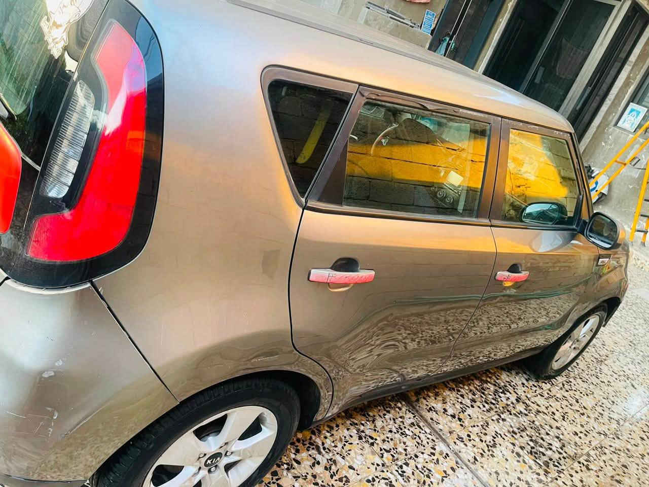 للبيع كيا سول 2018 وارد أمريكي
سيارة شبابية وعملية تبارك الله نظافة من داخل ومن برّه
🚘 محرك 1600 GDI اقتصادي وممتاز
📆 موديل 2018
🛣️ ماشية 100 
❄️ تكيف ممتاز
⭕️ تحكم أستيرن
🪑 صالة نظيفة
⚙️ استعمال خفيف والسيارة مريحة بالسياقة
💥 حادثها بامريكا بابين مرفق بالصور
🚗 سنوية نافذة إلى 2031 ، الرقم الألماني 
📍مكاني بغداد، السيارة بإسمي تحويل ثاني يوم

💵 السعر: ٩٣ ورقة وبيها مجال بسيط
📞 للاستفسار: ‭***********
