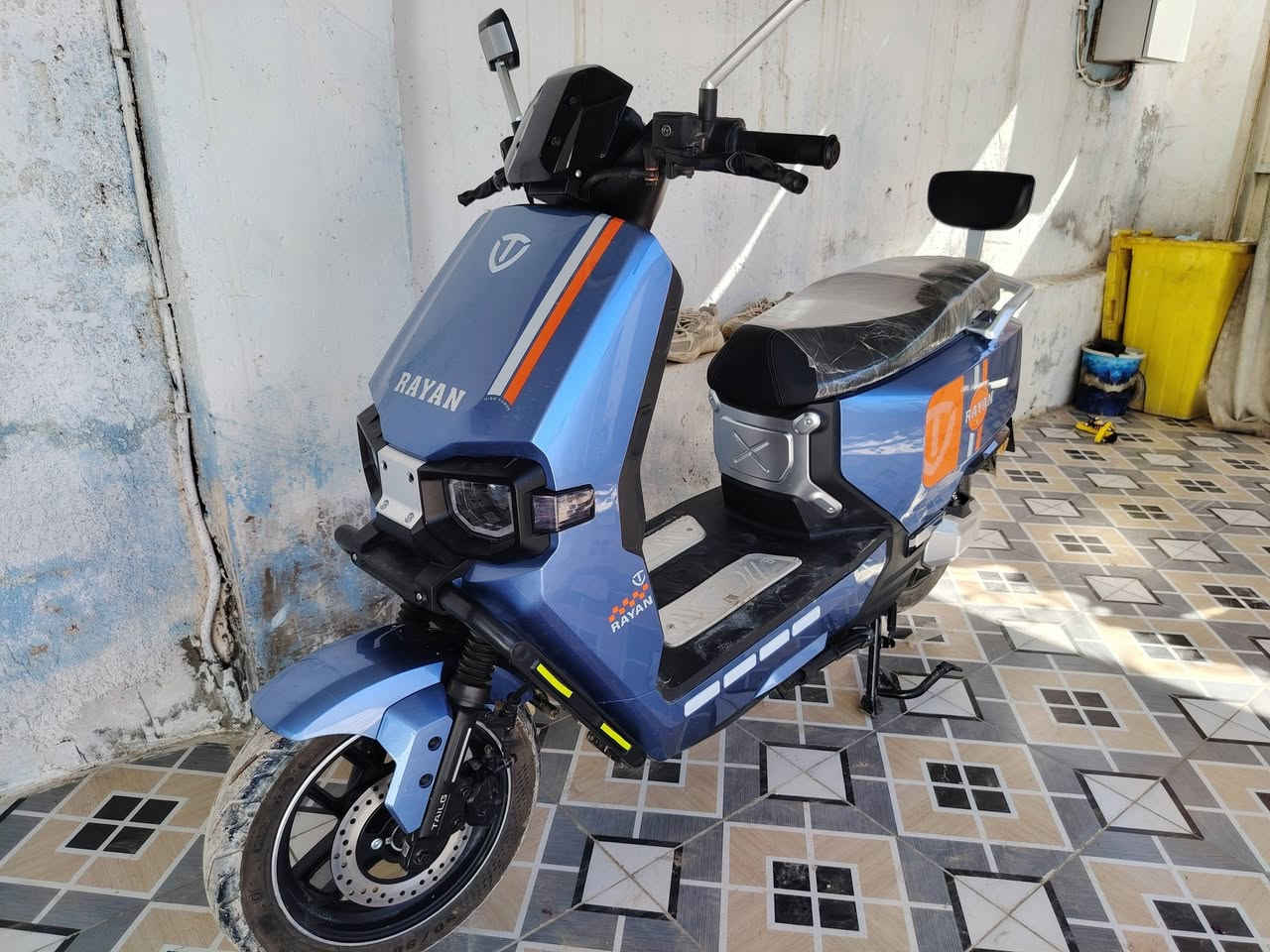 دراجة شحن
شركة الريان 
مستخدمه شي قليل 
السعر 900 وبيها مجال بسيط
***********
