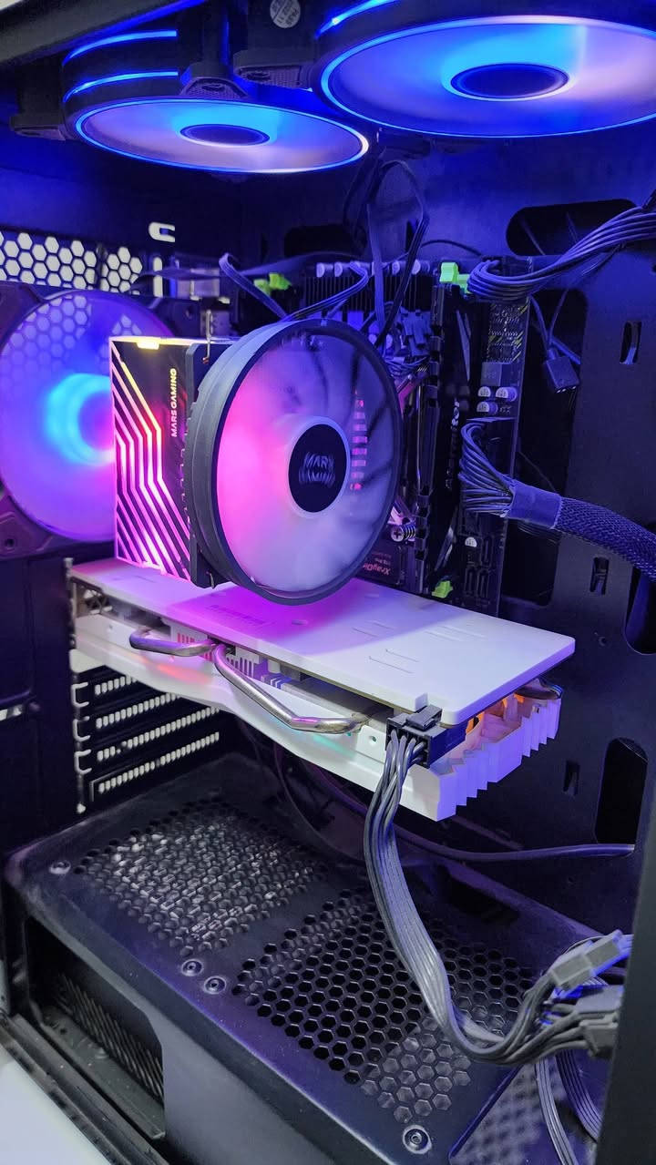 سلام عليكم ، pc ، تجميعة مع شاشه مع UBS للبيع
الموصفات :

المعالج (CPU): Intel Xeon E5-2650 v4
12 نواة / 24 خيط – تردد 2.20GHz

كرت الشاشة (GPU): AMD Radeon RX 580 – 8GB

الرام (RAM): 32GB DDR4

التخزين: SSD سعة 1TB

اللوحة الأم: X99 PR9

الباور سبلاي : 550W

التبريد: مروحة RGB للمعالج + مراوح كيس RGB

الكيس: Gaming Case زجاج جانبي

النظام: Windows 11 Pro 64-bit

 DirectX: 12

مع شاشه DELL حجم 24 ضد التوهج دقتها 1920 1080

مع UBS. قدرته 2000
Falcon UPS 2000VA

سعره 600 الف وبي مجال بسيط

مكاني نجف 

***********
