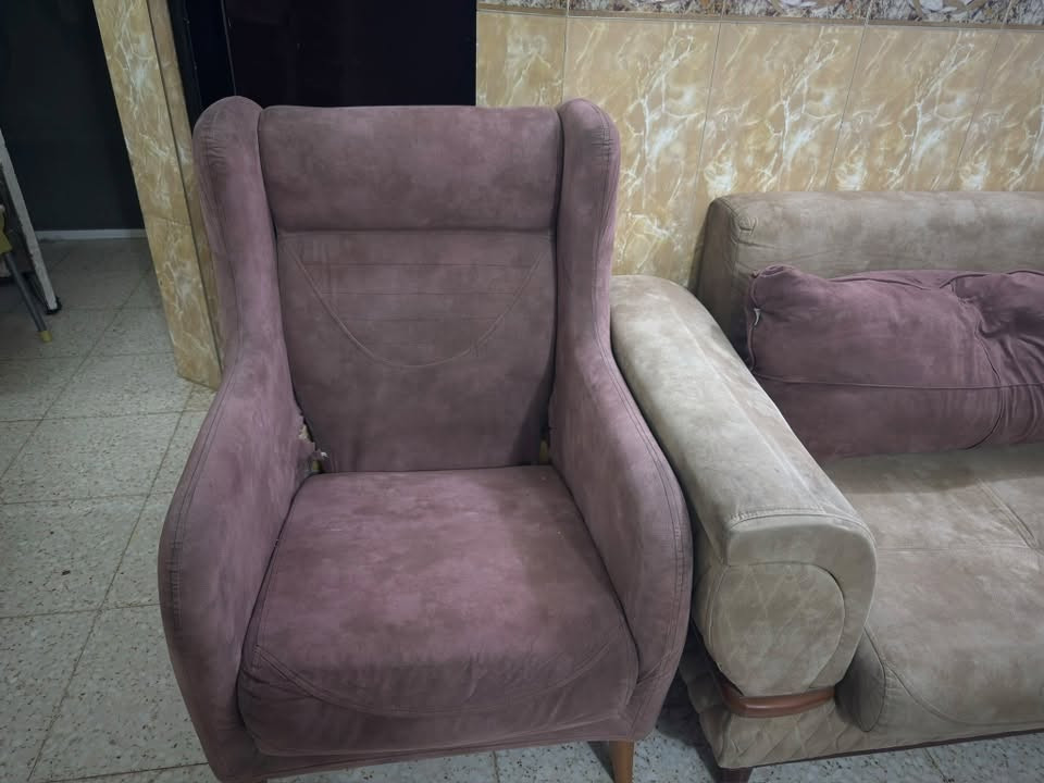 السلام عليكم تخم تركي قنفتين 3 مقاعد وقنفه مقعدين و2 كراسي للبيع 300 وبي مجال
رقم التواصل

‭***********‬
