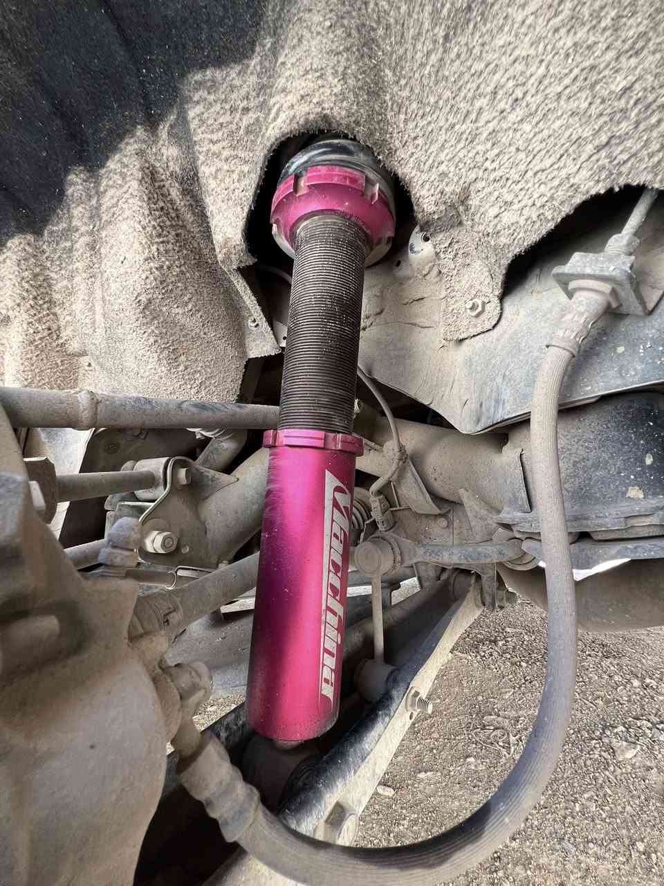 چوار دەبڵی سپۆرتم هەیە ئەیگۆڕمەوە بە ڕۆیاڵ دەبڵەکان بەدڵی خۆت بەرزی و نزمیان پیبکە شاهینەکەم ڕۆیاڵە بۆیە ئەیان گۆڕم هەقدەستی گۆڕینی دەبڵەکان لەسەر تۆیە کی ویستی لەخزمەتیام لە سلیمانیم ,***********
