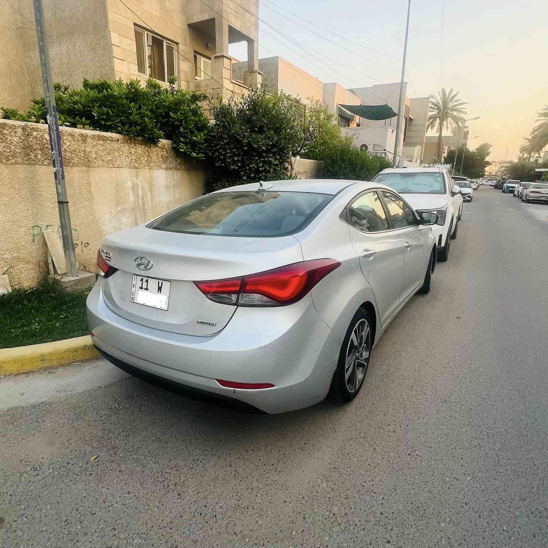 النترا ٢٠١٥ وارد امريكي لمتد للبيع 
ماشية ٦٣٠٠٠ميل 
جديدة لوك 
بدووون ايرباك
كشنات جلد
تدفئة كشنات امامية و خلفية 
مود درايف 
Abs
سنتر لوك 
لايتات امامية لد 
بك لايت لد 
شاشة لمس 
صدر و حدادية ممتازة 
تخم تايرات جديد 
كير مجفت قبل ٣ سنوات و ممتاز 
محرك ممتاز  
تبريد فول خير من الله
البنيد نفس اللون مبدل و مرشوش كلير لتوحيد اللون
الجاملغ الامامي اليمين مبدل اصلي تفصيخ   
بيها شبر جراد بالتكمة الامامية اليمين و اليسار اثر رجوع البنيد عليها خلال الشحن من امريكا 
بيها طعجة خفيفة جدا بالدوسة جهة اليمين 
السعر 110 وبيها مجال 
للاتصال 
***********
